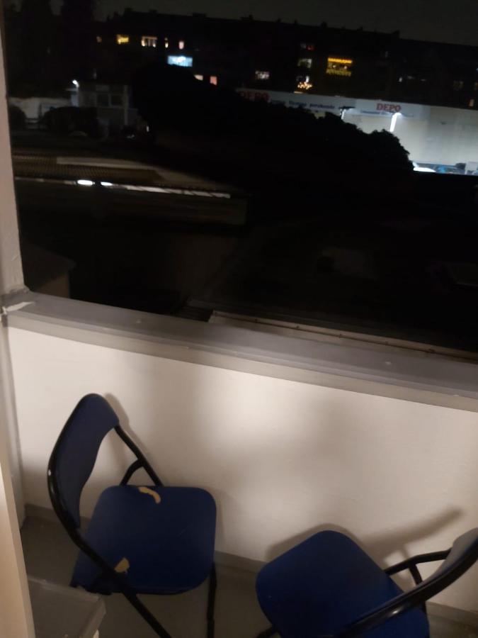 1 Zimmerwohnung Mit Kueche, Balkon Und Badezimmer In Apartmen Appartement *