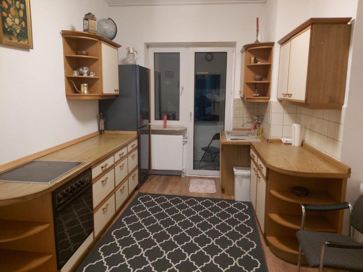 Appartement 1 Zimmerwohnung Mit Kueche, Balkon Und Badezimmer In Apartmen Düsseldorf